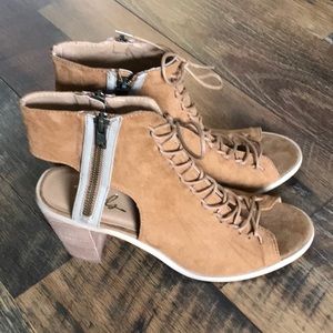 Rebels Shootie Sandals